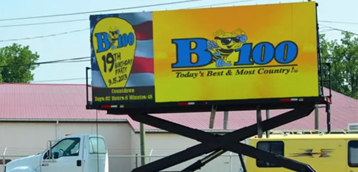 星空电竞显示LED显示屏知识锦集：车载LED显示屏各种分类方式